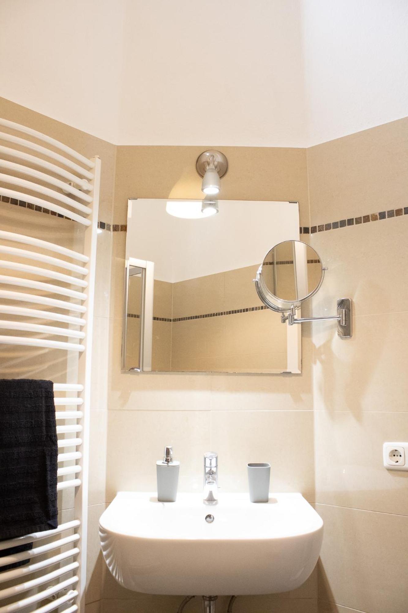 Apartment Wiesbaden Mitte, Zentral Am Park, Congresscenter 5 Min, Bahnhof 10Min Bagian luar foto