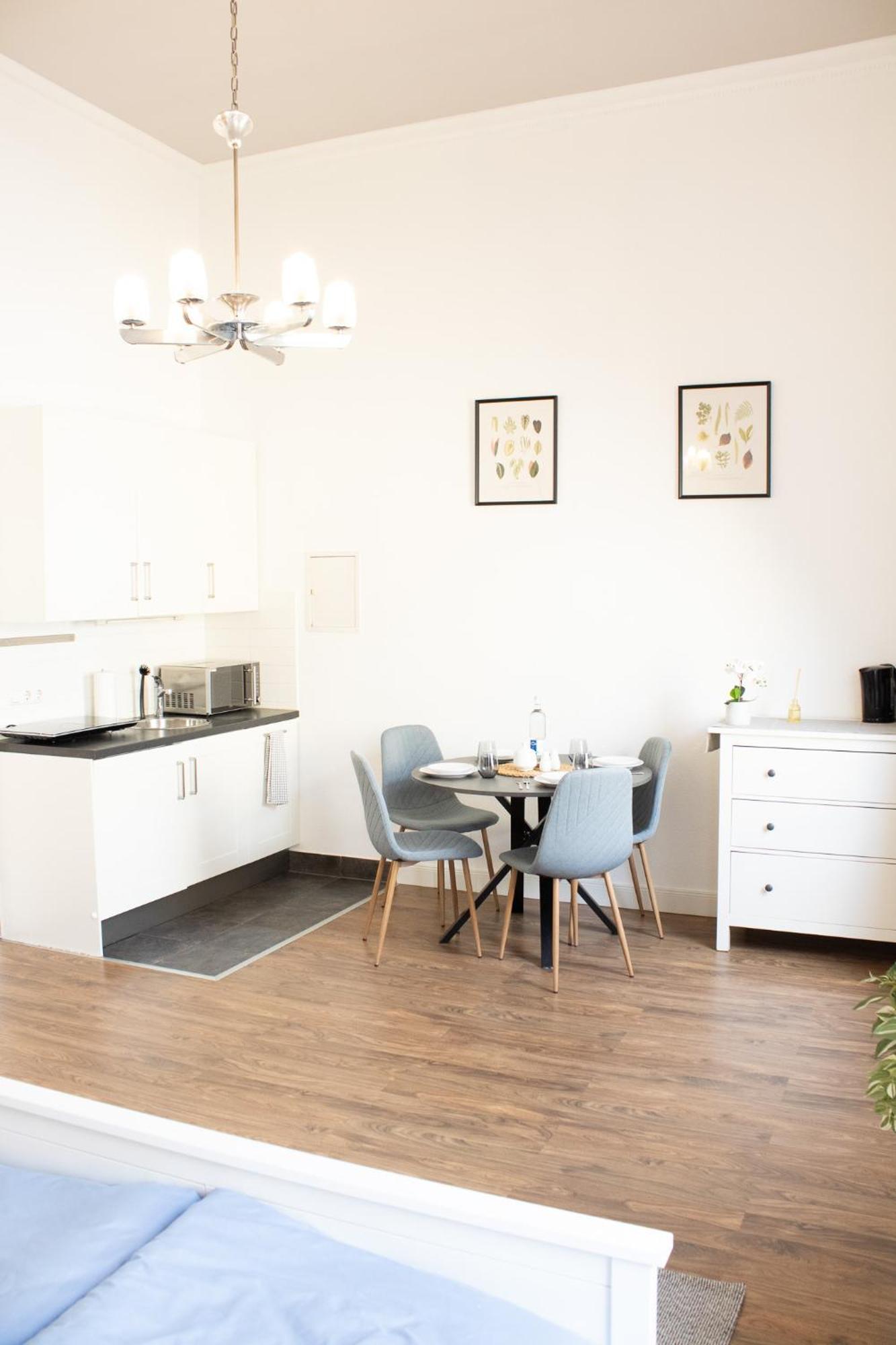 Apartment Wiesbaden Mitte, Zentral Am Park, Congresscenter 5 Min, Bahnhof 10Min Bagian luar foto