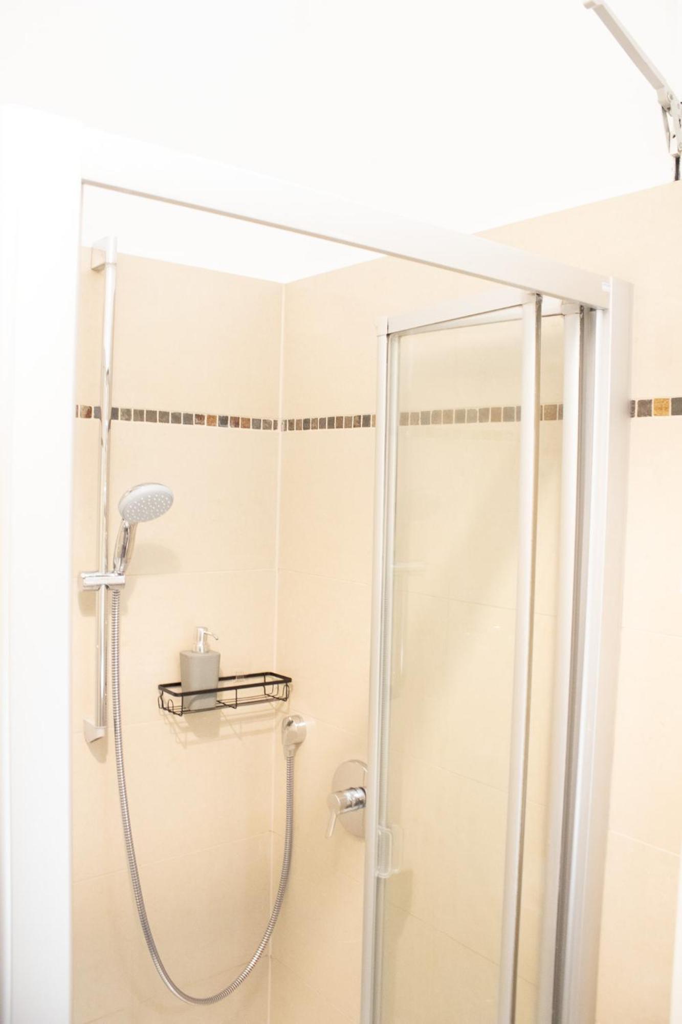 Apartment Wiesbaden Mitte, Zentral Am Park, Congresscenter 5 Min, Bahnhof 10Min Bagian luar foto